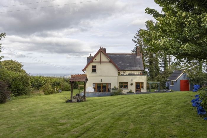 Brangtang Lodge, 180 Woodburn Road