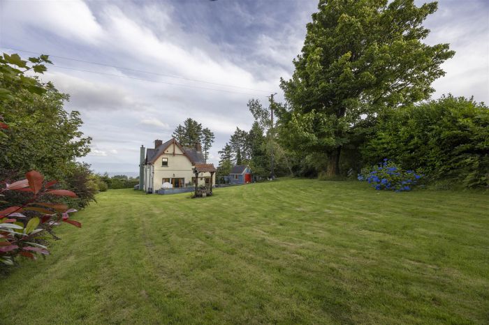 Brangtang Lodge, 180 Woodburn Road