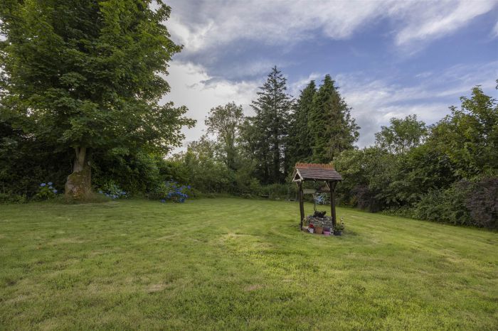 Brangtang Lodge, 180 Woodburn Road