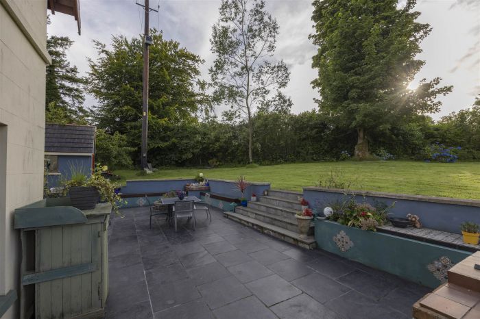 Brangtang Lodge, 180 Woodburn Road