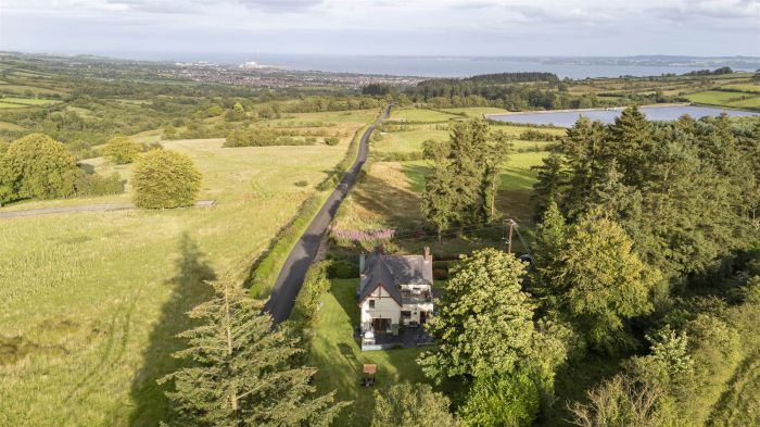 Brangtang Lodge, 180 Woodburn Road