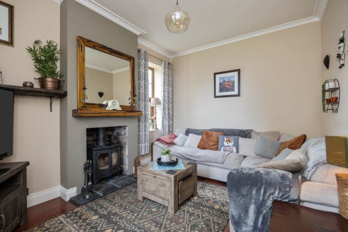 Brangtang Lodge, 180 Woodburn Road