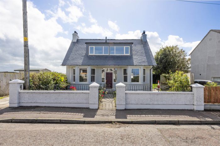 10 Queenora Avenue, Portstewart, BT55 7BU