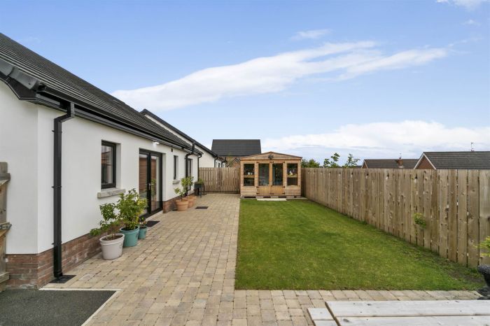 33 Sir Richard Wallace Crescent