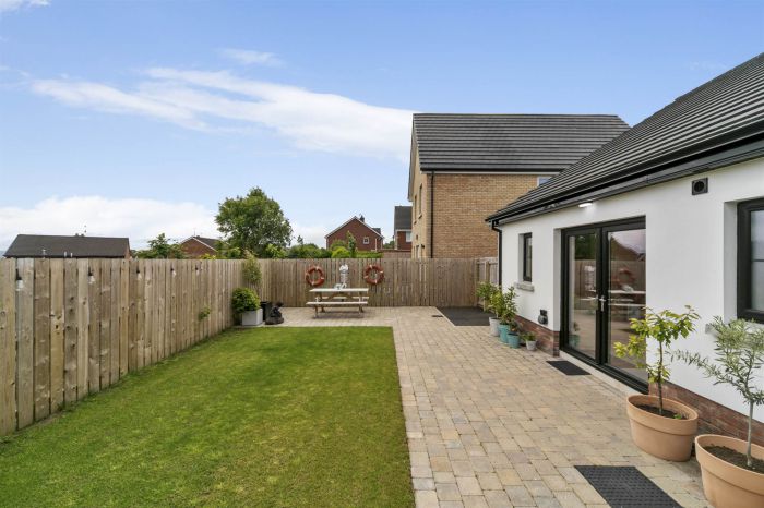 33 Sir Richard Wallace Crescent