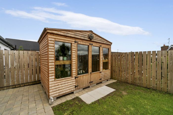 33 Sir Richard Wallace Crescent