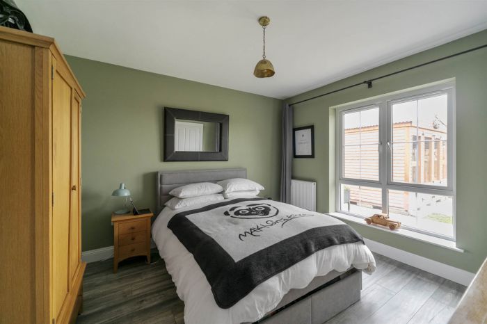 33 Sir Richard Wallace Crescent