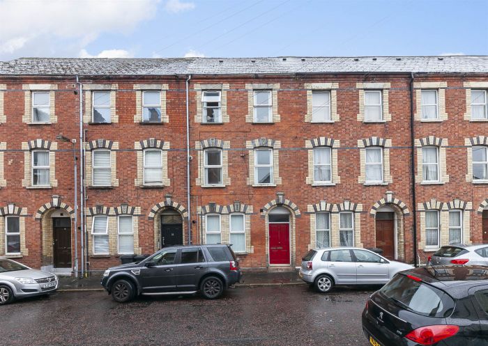 16 Belgravia Avenue, Lisburn Road Area, Belfast, BT9 7BJ