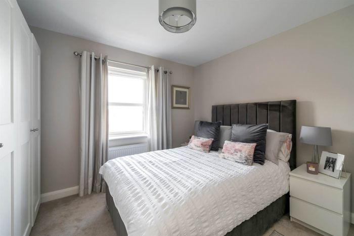 23 Ashbourne Manor Square