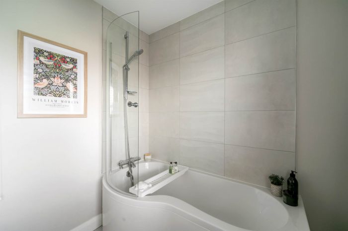 23 Ashbourne Manor Square