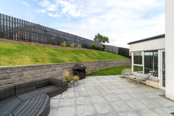 23 Ashbourne Manor Square