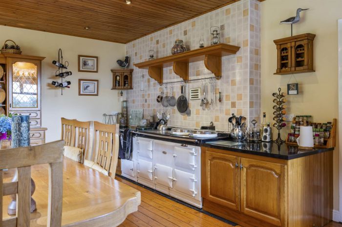 11 Ballyhartfield Road