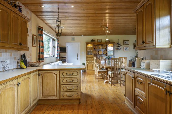 11 Ballyhartfield Road