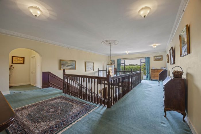 11 Ballyhartfield Road