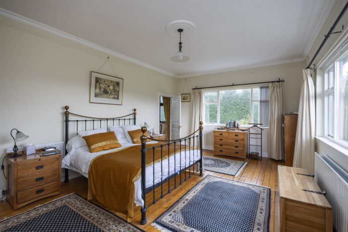 11 Ballyhartfield Road