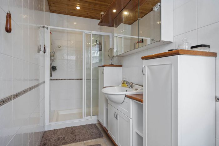 11 Ballyhartfield Road