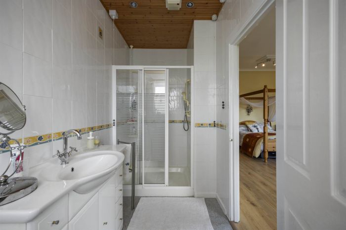 11 Ballyhartfield Road