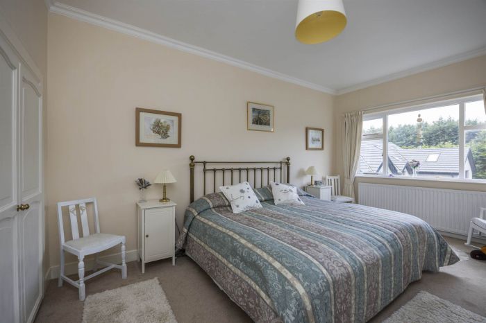 11 Ballyhartfield Road