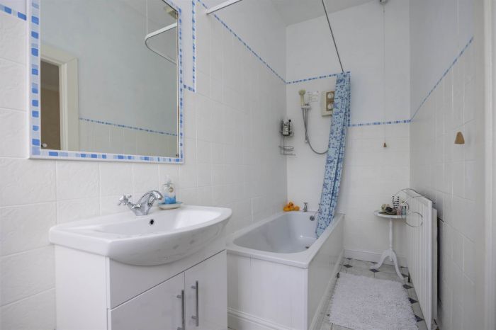 11 Ballyhartfield Road