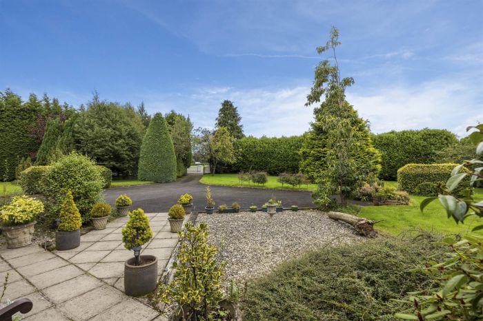 11 Ballyhartfield Road