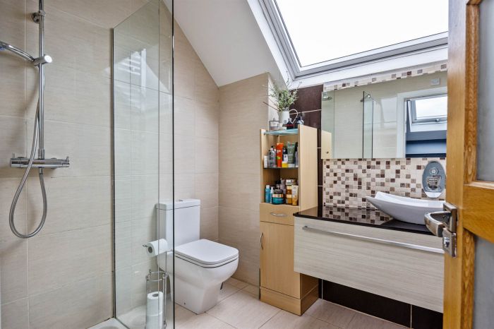 Lane End, 86 Fort Road