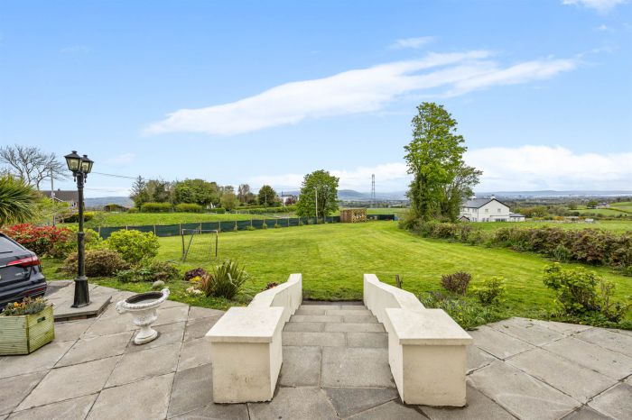 Lane End, 86 Fort Road