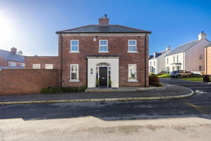 2 Hartley Hall Avenue, greenisland, carrickfergus, BT38 8BA