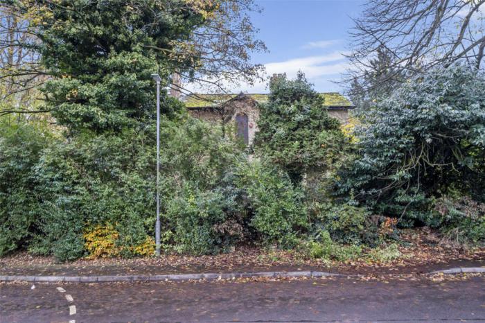 16 Ashley Park