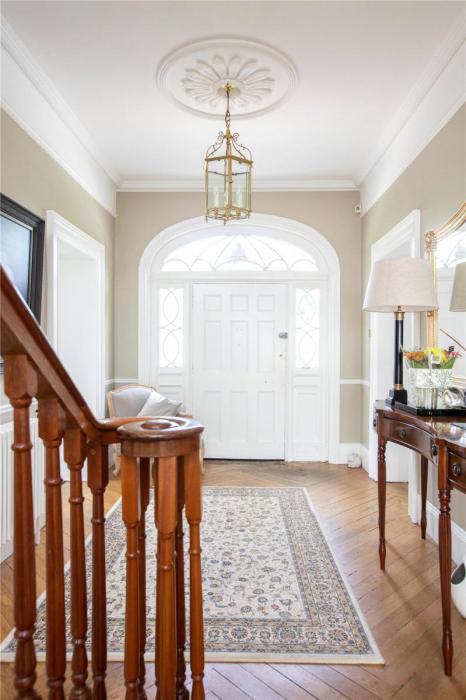 Ballyaughlis Lodge, 238 Ballylesson Road