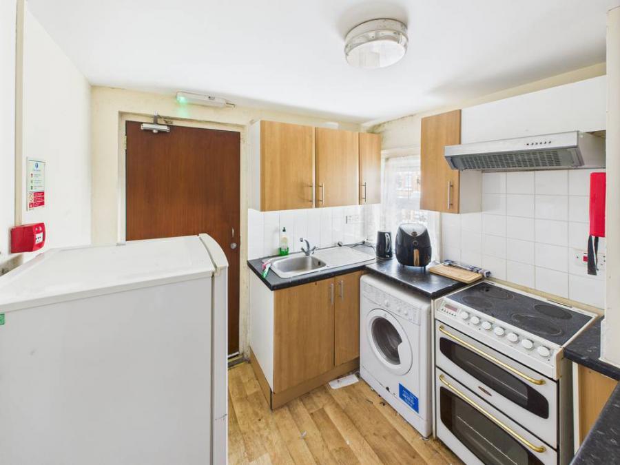 Apt 2, 9 Wolseley Street