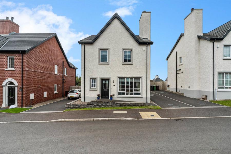 43 Fairfields Manor, lisburn, BT28 3WA