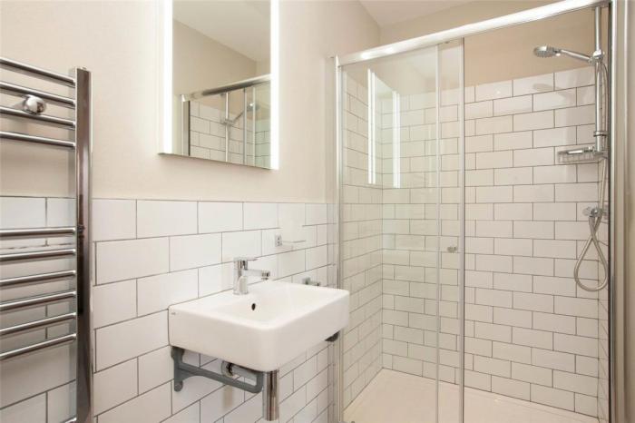 Three Bedroom Apartment, Windsor Road Residence