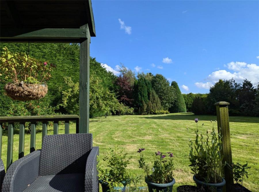 11 Ballyhartfield Road, Templepatrick