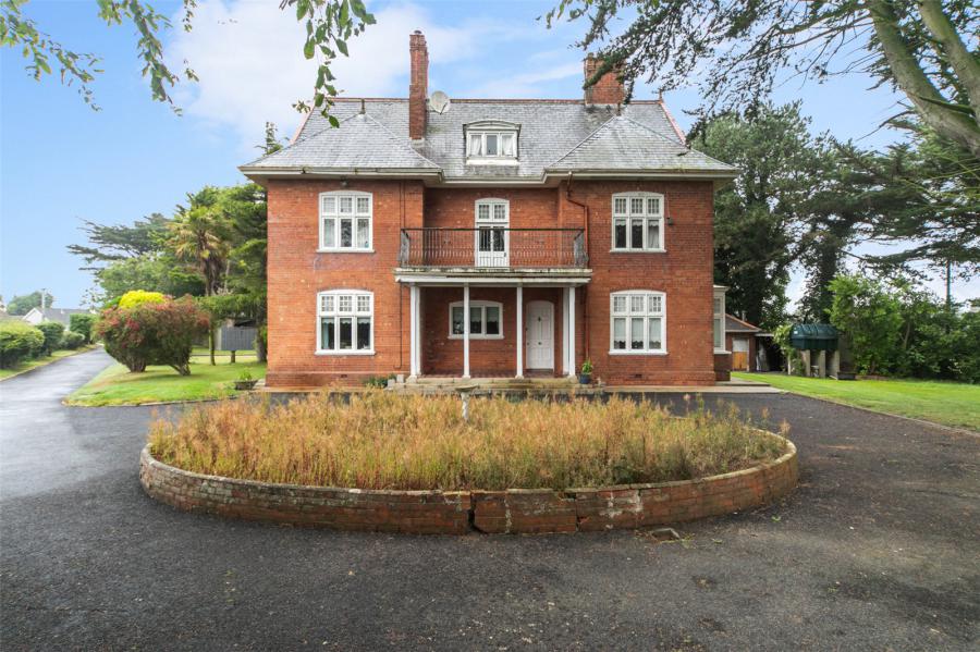 Hillcrest, 33 Greencastle Road Hillcrest, 33 Greencastle Road