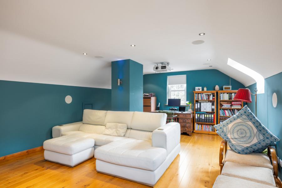 33 Villa Wood Road 33 Villa Wood Road