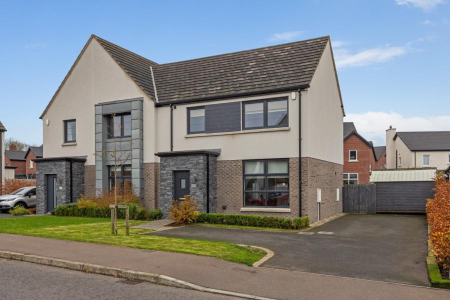 19 Fairfields Glen, lisburn, county down, BT28 3QL