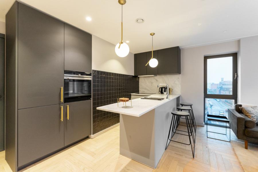 Apartment 5.12 FX Building, 14-18 Montgomery Street