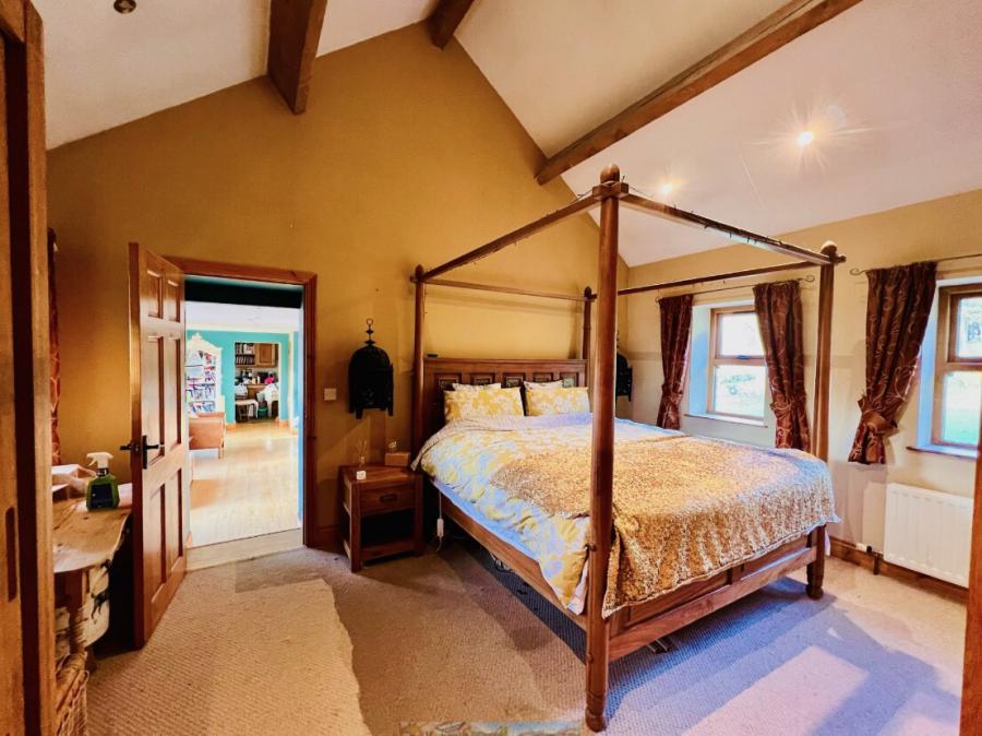 The Old Coach House, 26a Bailliesmills Road