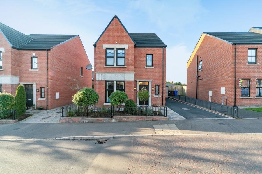 4 Castlegowan Park, belfast, county antrim, BT5 7WG