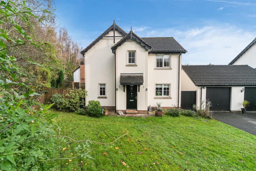 24 Lagmore Glen, dunmurry, belfast, BT17 0UZ