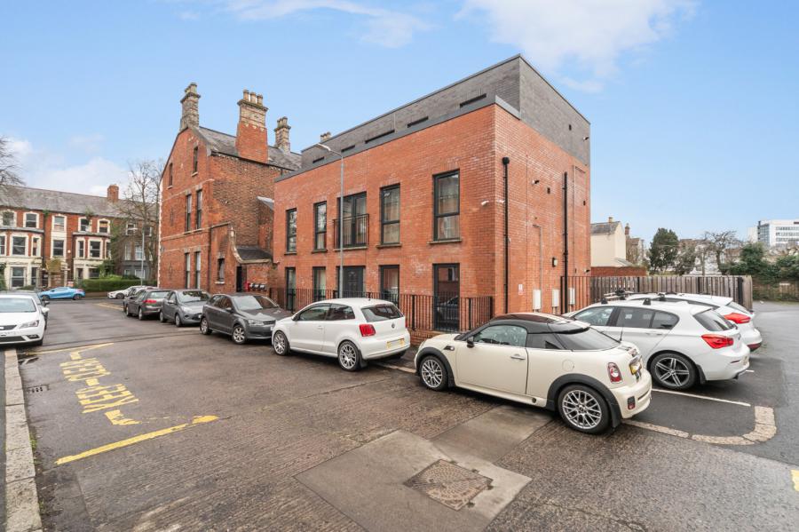 Apartment 1, 21B Wellington Park Terrace, Belfast, County Antrim, BT9 6DR