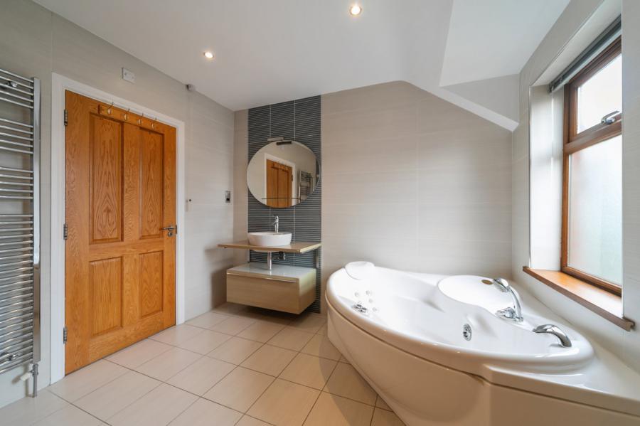 7 Gowan Meadows