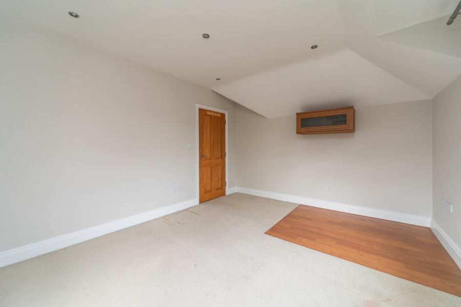 7 Gowan Meadows