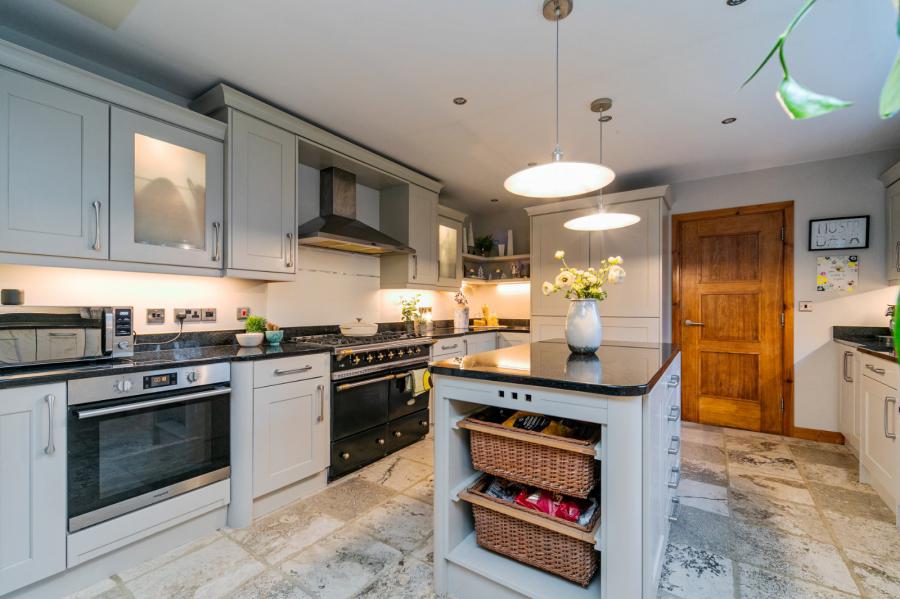 8 Shelling Hill