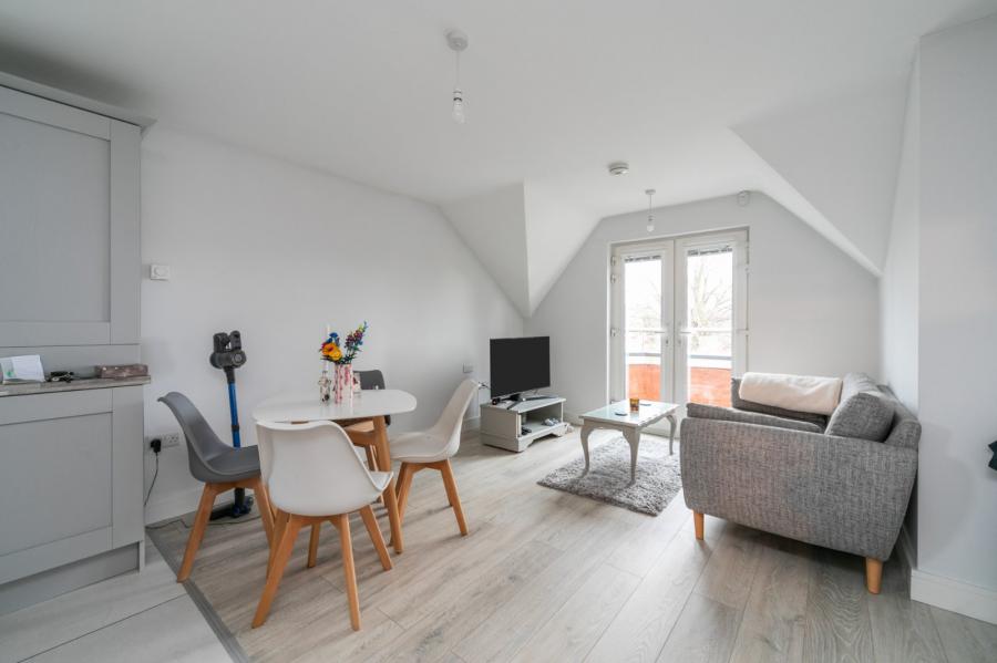 Apartment 6 Locksley Mews, 114 Upper Lisburn Road