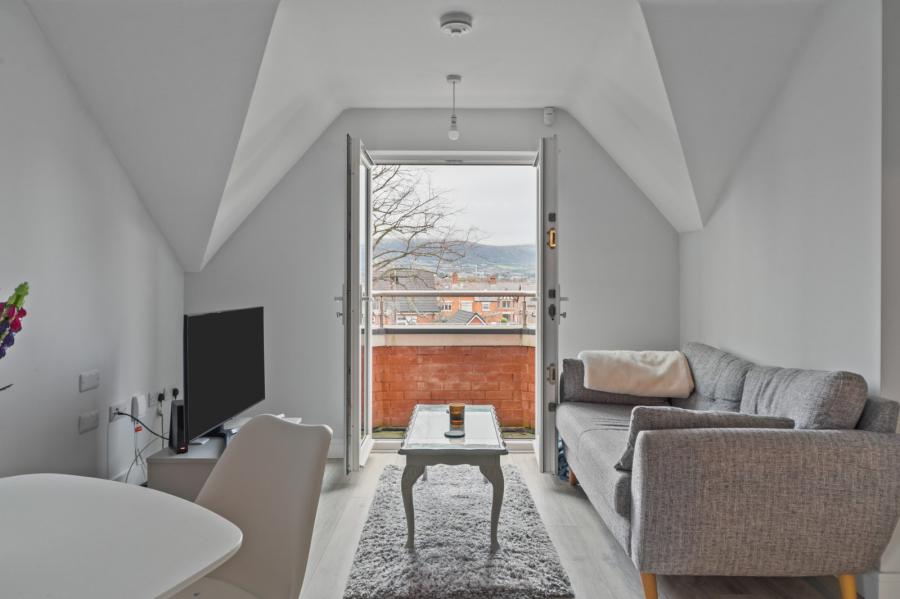 Apartment 6 Locksley Mews, 114 Upper Lisburn Road
