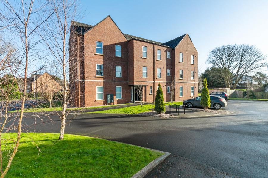 Apartment 8, 2 Eaton Park, dunmurry, belfast, BT17 9FX