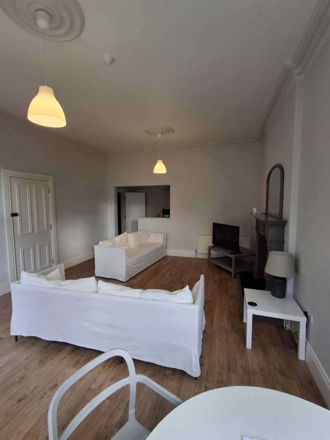 Apartment 2, 12 Deramore Park