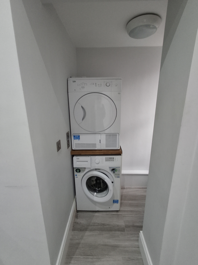 Apartment 2, 12 Deramore Park