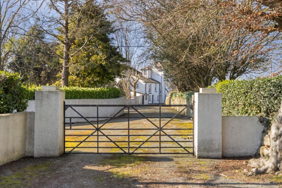 Packolet, 1 Corcreaghan Road